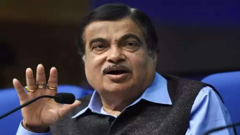 परिवहन एवं राजमार्ग मंत्री नितिन गडकरी ने कहा- भारत एक अमीर देश, पर गरीबी, भुखमरी, बेरोजगारी से जूझ रही है