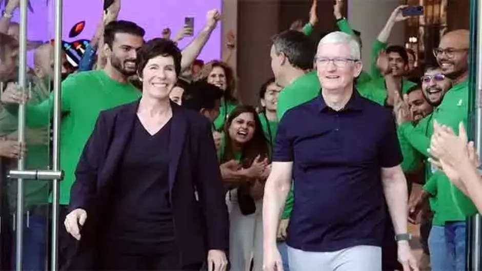 Apple's second store opened in India! Tim Cook inaugurated the Apple Store!