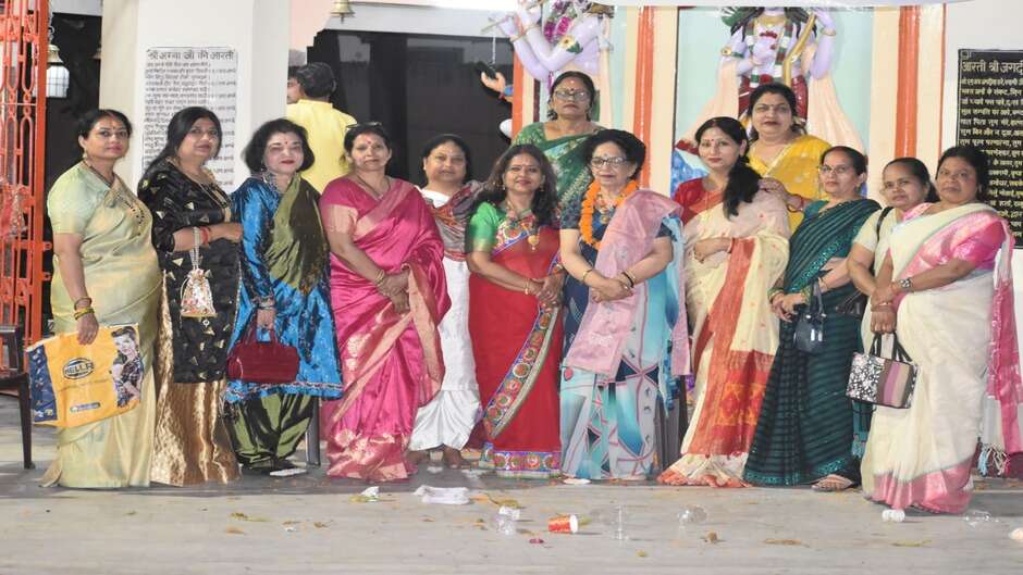 वाराणसी में मंगलवार को मुरली सेवा संस्थान द्वारा होली मिलन कार्यक्रम का किया गया आयोजन