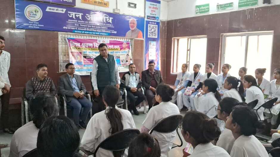 Chandauli News: चंदौली में विश्व श्रवण दिवस का आयोजन, मेडिकल छात्र-छात्राओं ने जिला अस्पताल से निकाली जागरूकता रैली