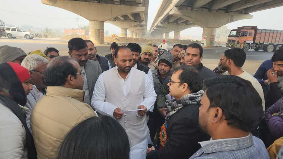 Chandauli News: चंदौली में मुआवजे के नाम पर छले जा रहे किसान
