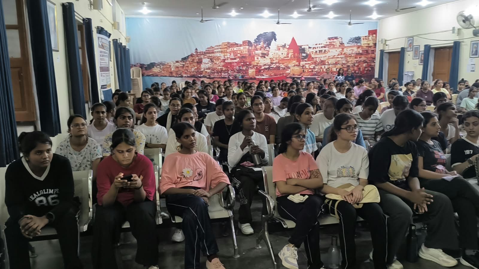 Wellness Event में मेडिकल कैंप, छात्राओं की हुई स्वास्थ्य जांच; फिटनेस पर भी जोर