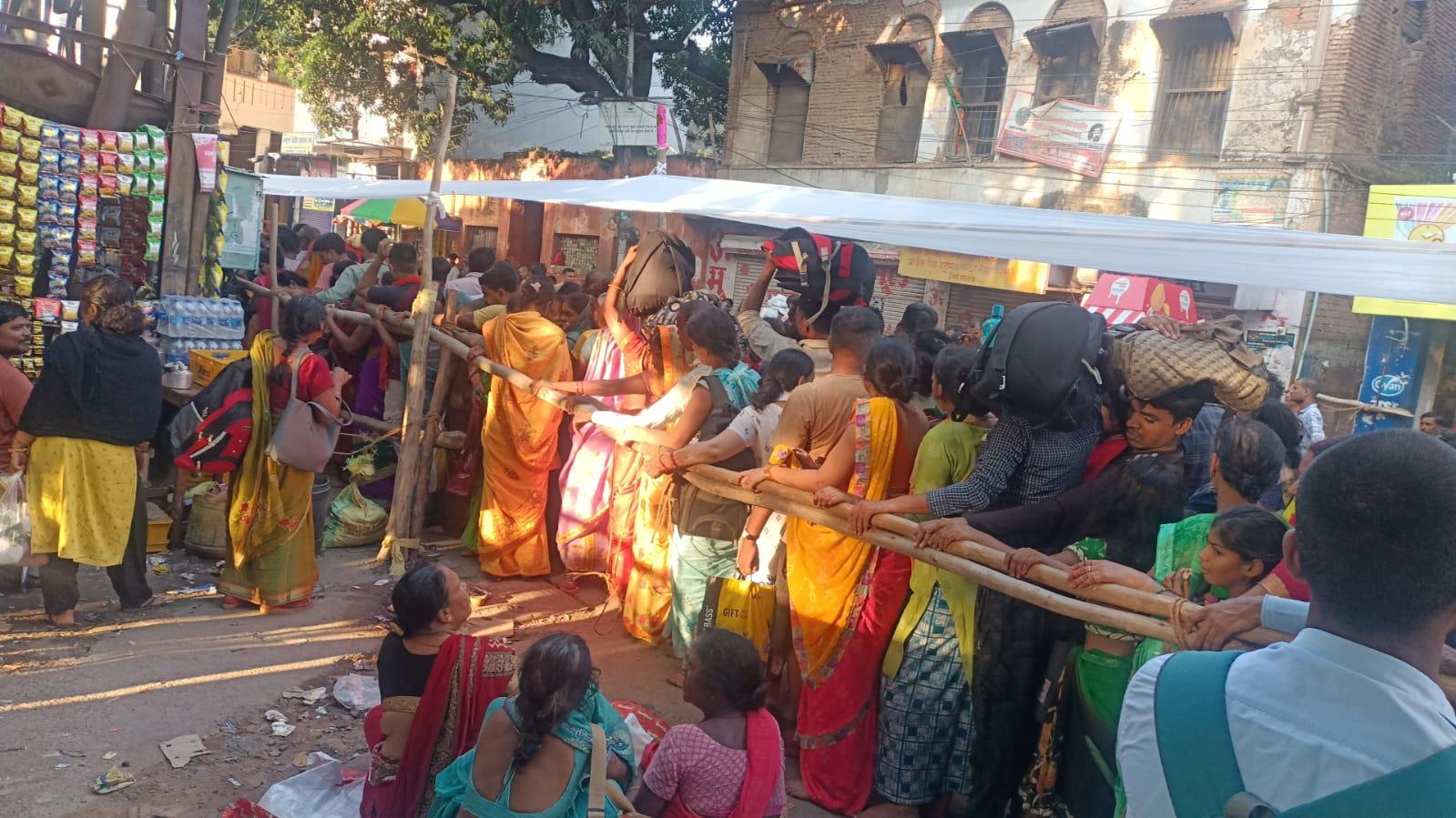 Varanasi News: बनारस के इस कुंड में नहाने पर पूरी होती है संतान की मन्नत