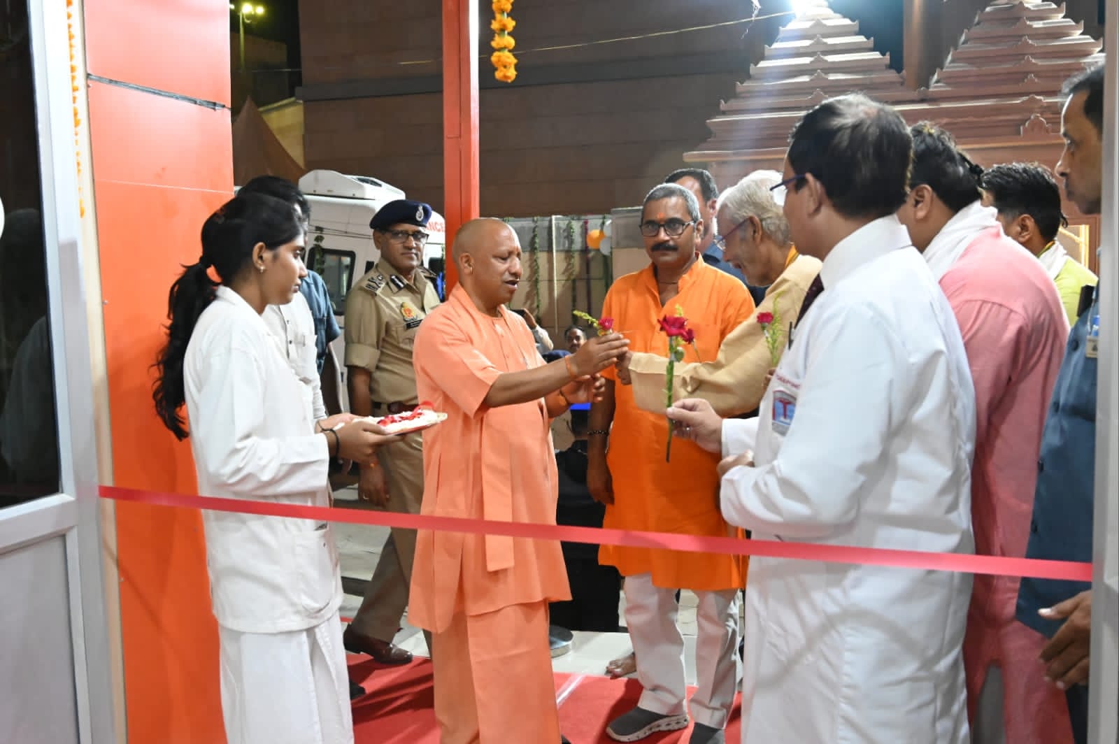 Varanasi News: सीएम योगी ने श्री काशी विश्वनाथ धाम आरोग्य केंद्र का किया उद्घाटन, अब श्रीकाशी विश्वनाथ धाम में मिलेगी चिकित्सा सुविधा
