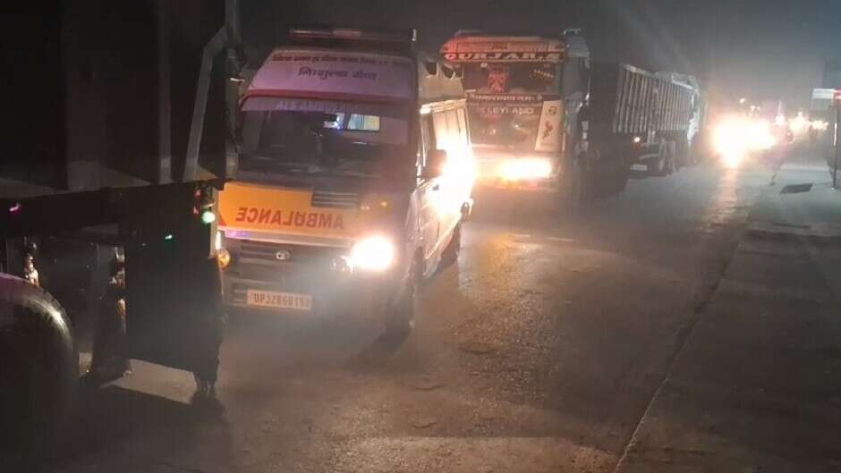 NHI की उदासीनता नहीं थम रही जाम समस्या, जिला अस्पताल के पास सर्विस रोड पर मरीज लेकर घंटो फंसी रही एंबुलेंस