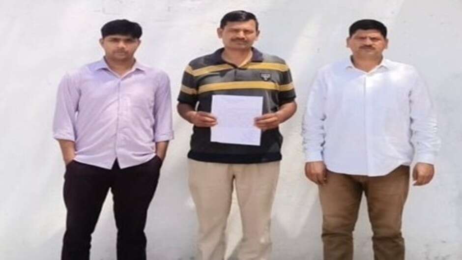 Chandauli News: चन्दौली पुलिस का कमाल, साइबर ठगों के खातों पर किया प्रहार, पीड़ित का 50000 कराया वापस