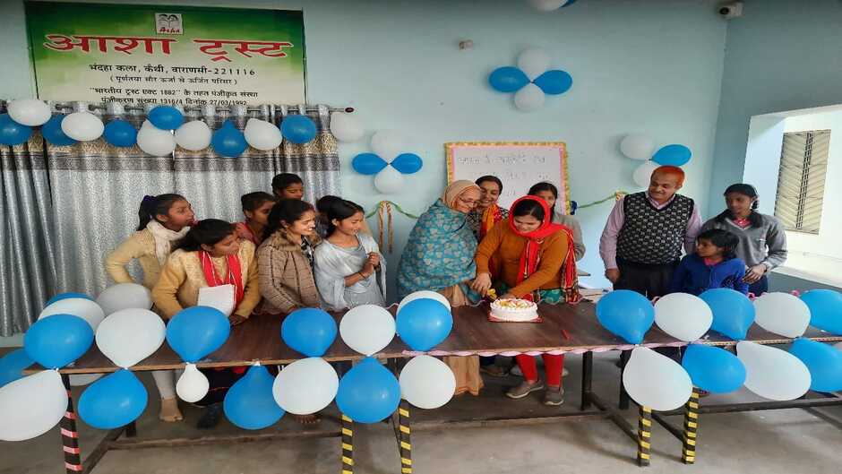 बेटियों के लिए संचालित आशा स्टडी सेंटर व ई लाइब्रेरी का एक वर्ष पूर्ण, केंद्र से जुड़ी बच्चियों ने मनाया वार्षिकोत्सव