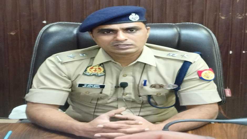 Chandauli News: पुलिस अधीक्षक ने की शहर वासियों से अपील, सोशल मीडिया पर न फैलाएं 