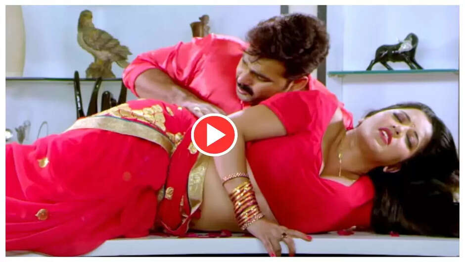 OMG! Monalisa और Pawan Singh का सुहागरात, कमरे की कुंडी लगा कर देखें पलंग तोड़ रोमांस