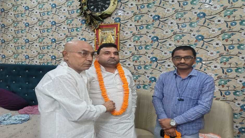मुगलसराय विधानसभा से शिवशंकर अग्रहरि प्रत्याशी घोषित, कार्यकर्ताओं ने किया स्वागत
