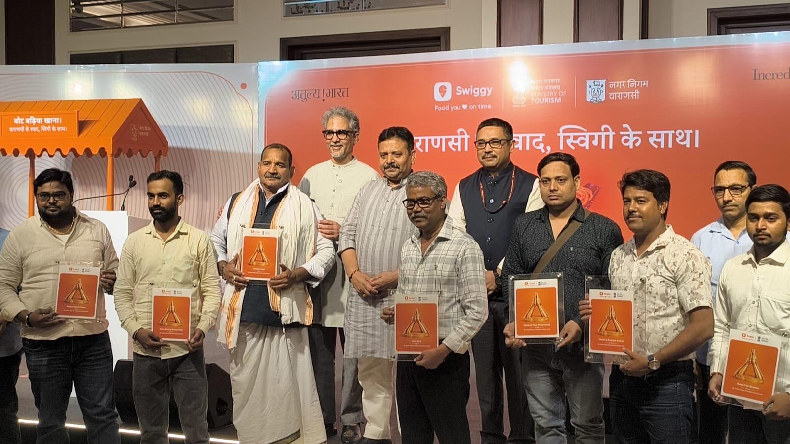 इस पहल के तहत वाराणसी के 12 प्रसिद्ध और ऐतिहासिक भोजनालयों को जोड़ा गया है, जिन्होंने वर्षों से अपने स्वाद और गुणवत्ता के दम पर विशेष पहचान बनाई है। इनमें काशी चाट भंडार, चाची की प्रसिद्ध कचौरी, पहलवान लस्सी, लक्ष्मी चाय, गामा पान भंडार, पाठक जी ठंडाई वाला समेत कई प्रतिष्ठित नाम शामिल हैं।